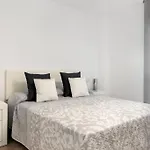 Nice 3 Bedroom Apartment, Next To The Beach, With Pool