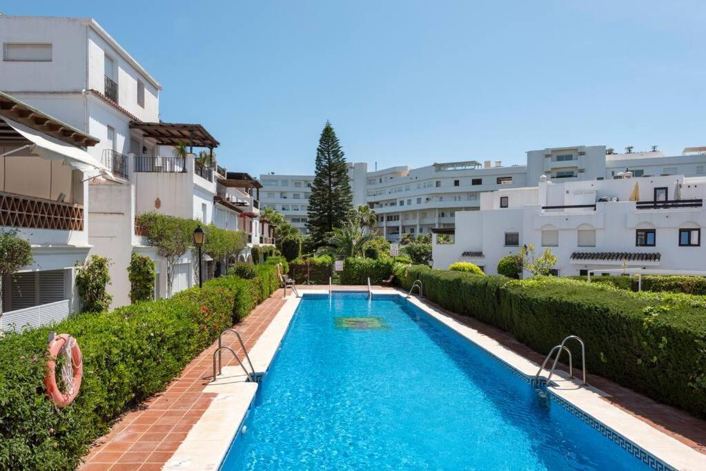 3 Bedroom Apartment, Next To The Beach, With Pool Marbella