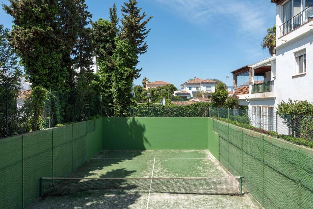 3 Bedroom Apartment, Next To The Beach, With Pool *